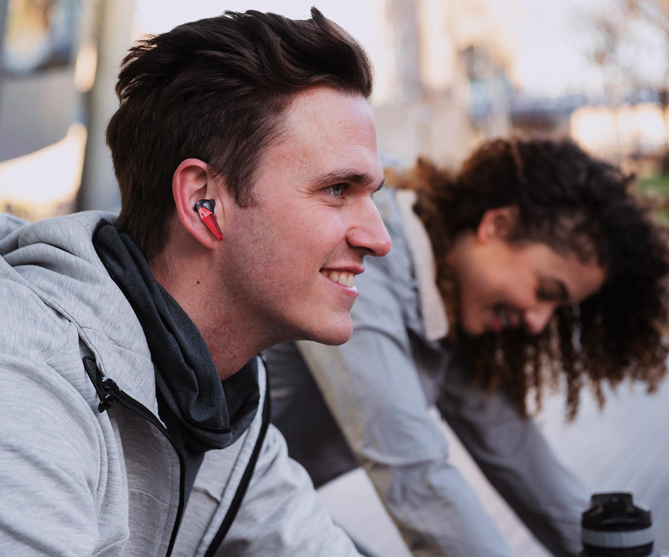 model-with-blackzone-tws2